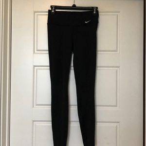Black Nike leggings